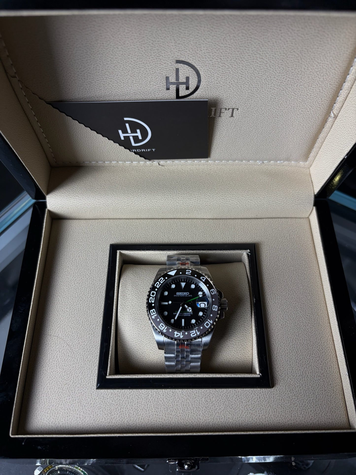 Seiko Mod Bruce Wayne GMT