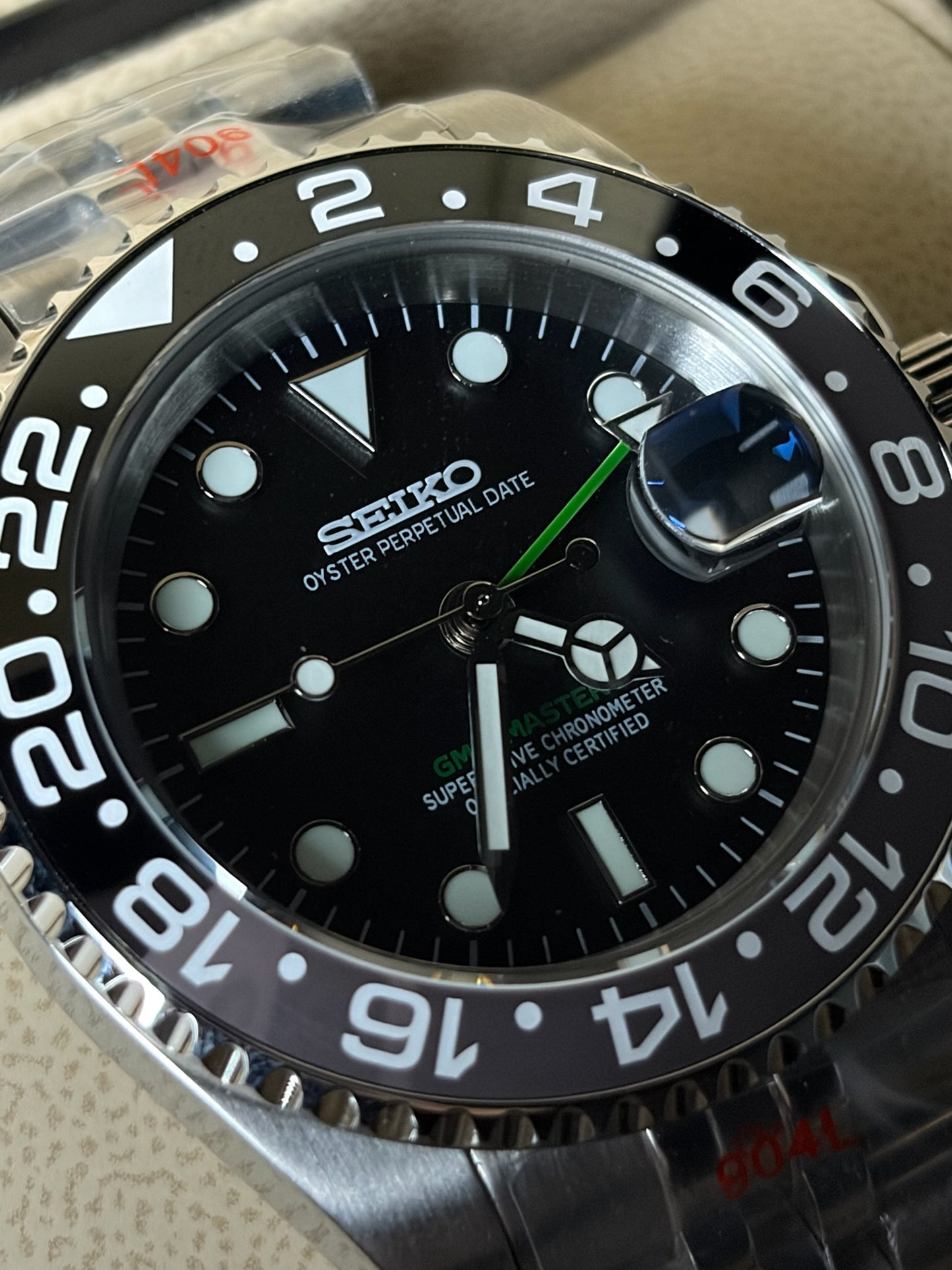 Seiko Mod Bruce Wayne GMT